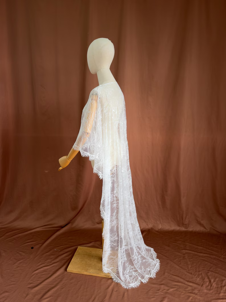 Lunaria Cape Veil