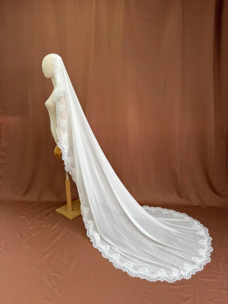 Evelisse Veil