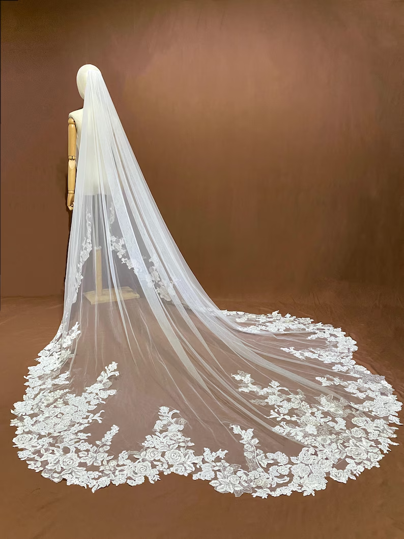 Roselune Bloom Veil