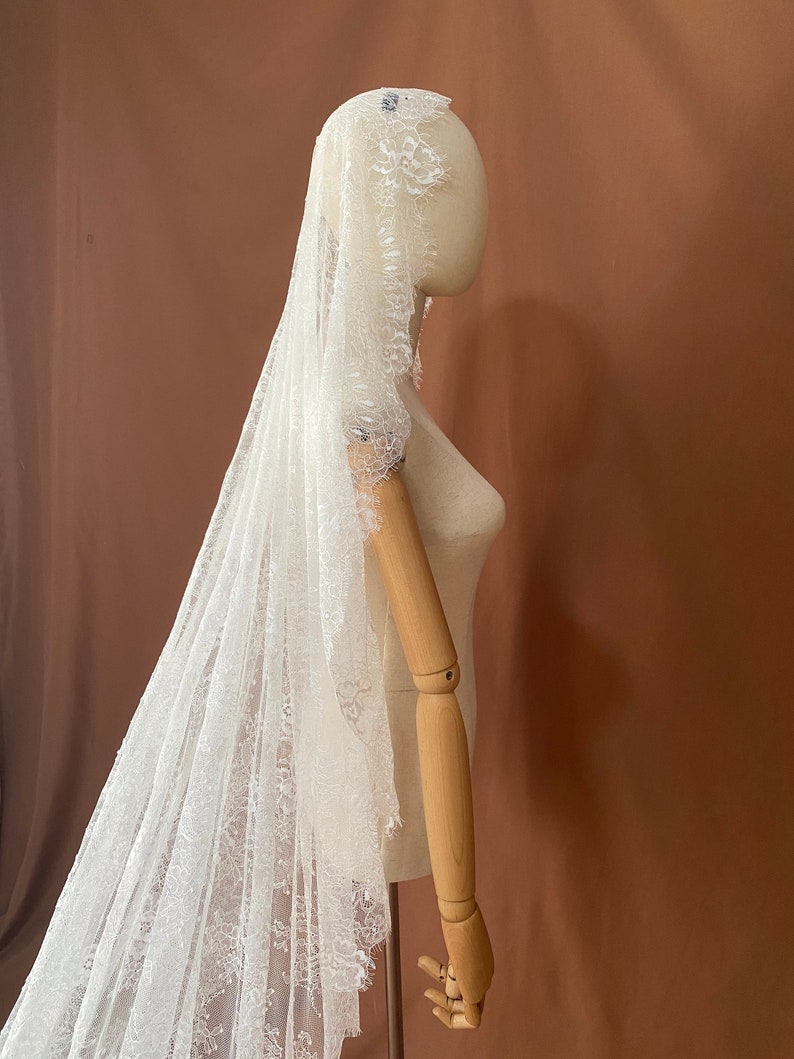 Isolde Veil
