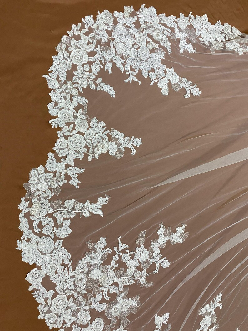 Roselune Bloom Veil
