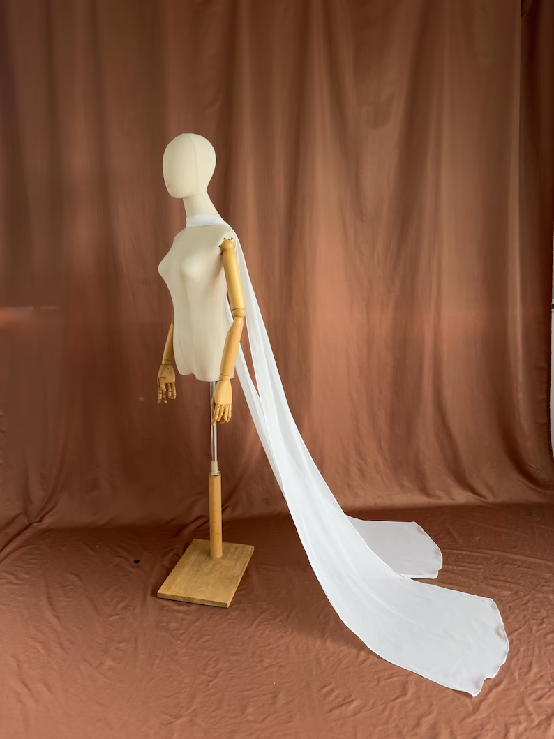 Celeste Shoulder Veil