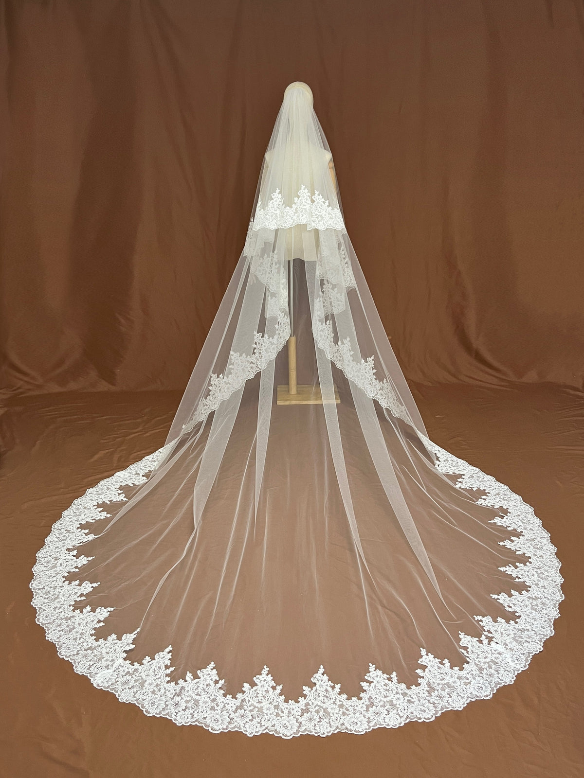 bridal veil,Chantilly lace veil,lace trim veil,wedding veil,mantilla veil,blusher veil,sheer veil,two tiers veil,drop veil
