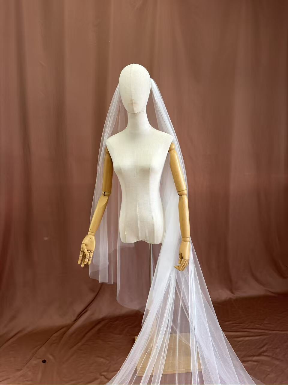 Elara Veil