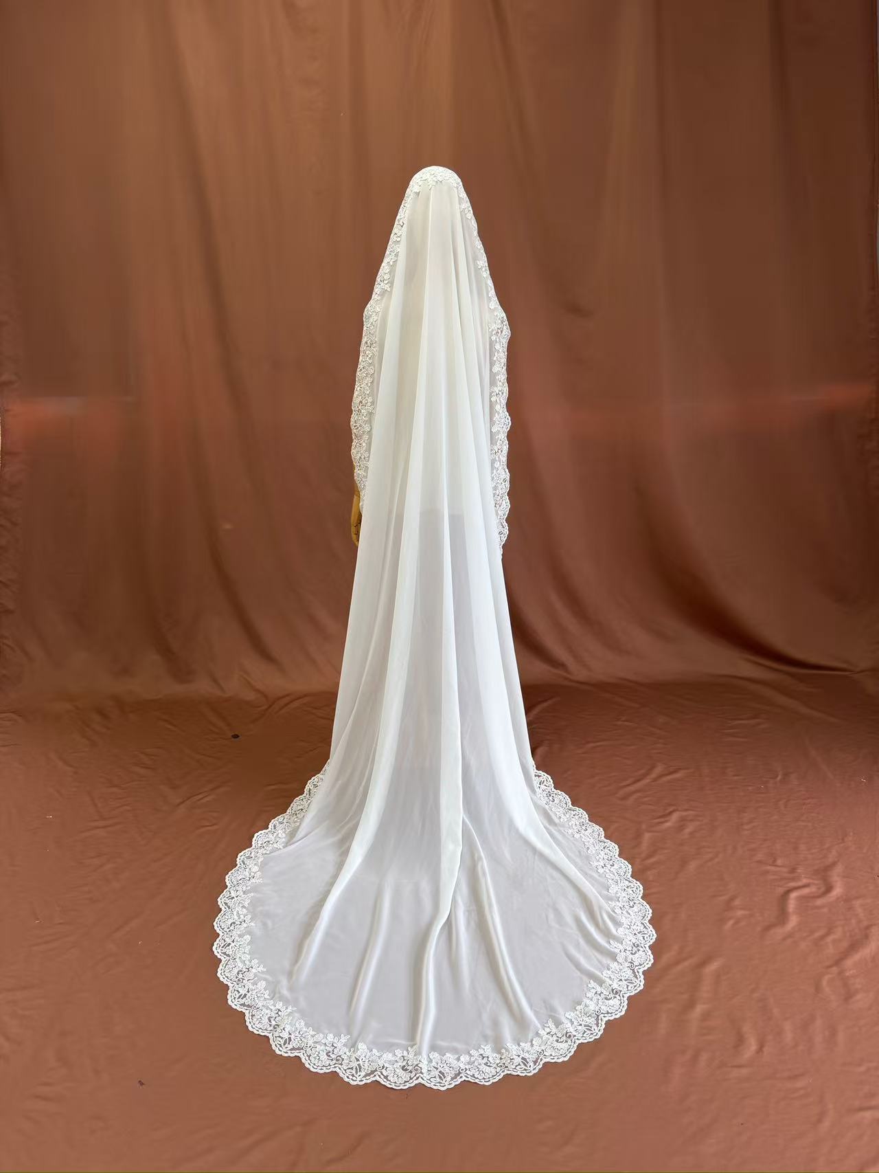 Clara Veil