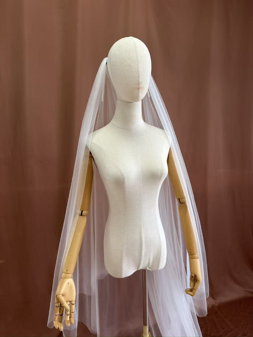 Elara Veil