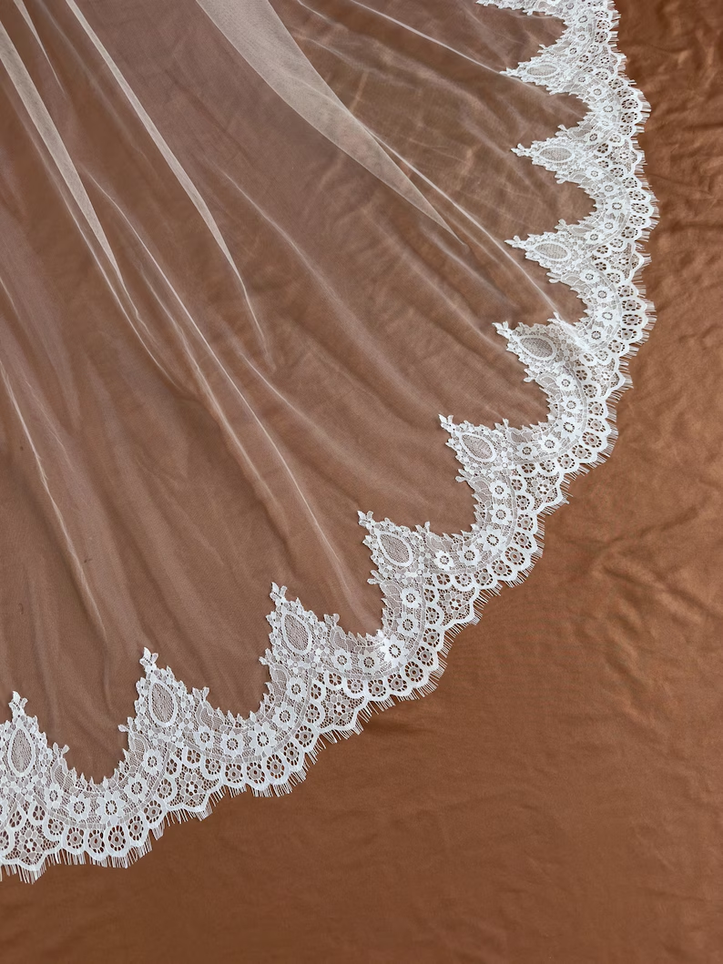 Isolde Veil
