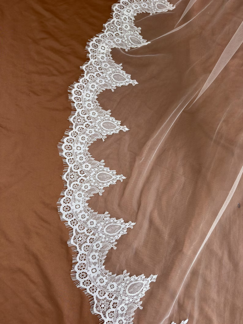 Isolde Veil