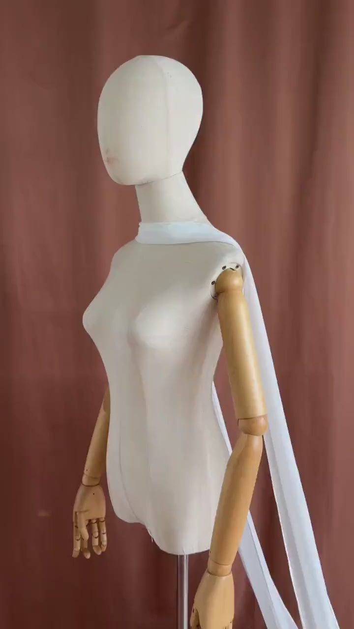 Celeste Shoulder Veil
